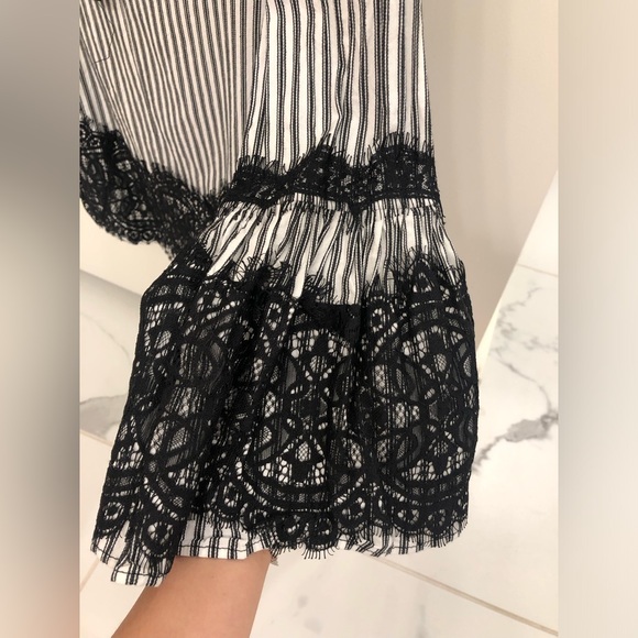 Vertical stripe bell Sleeve Top - Picture 3 of 3